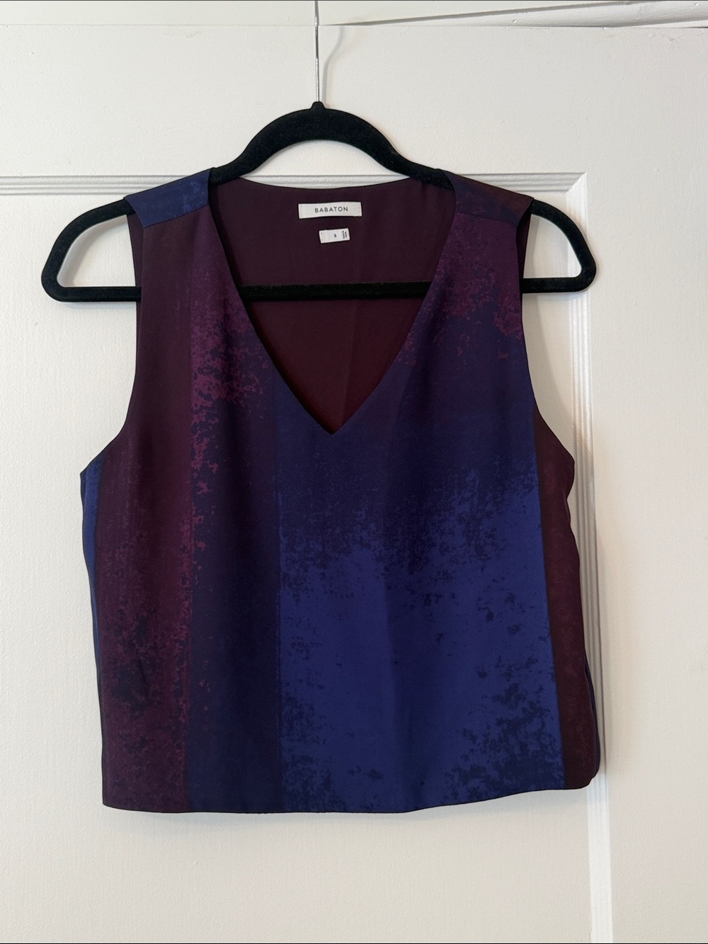 Aritzia Babaton Two-Tone V-Neck blouse in Plum and Navy